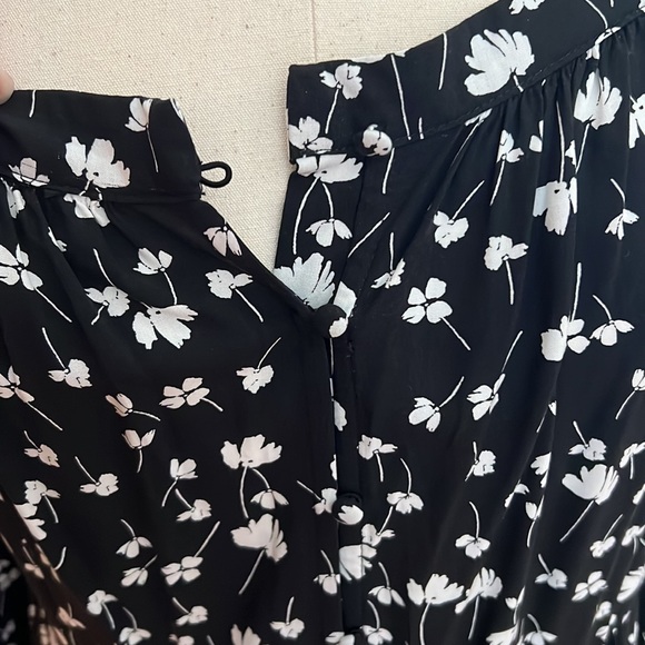 Old Navy black and white floral maxi dress size small NWT - Picture 9 of 9
